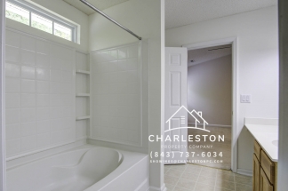141 Old Tree Road - Available 10/10