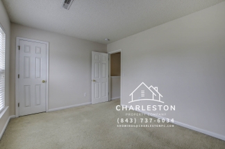 141 Old Tree Road - Available 10/10
