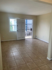 One Bedroom Apartment Walking Distance to Crown Point!
