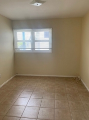 One Bedroom Apartment Walking Distance to Crown Point!