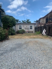 One Bedroom Apartment Walking Distance to Crown Point!
