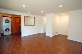 Nicely Updated 2 Bedroom at The Easton Apartments in SE PDX!