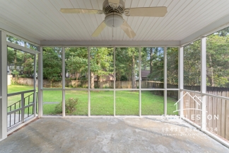 206 Downing Dr - Available Now!