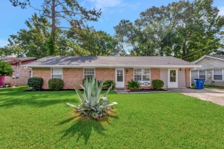 Charming 3BR/2BA Brick Ranch in Ponderosa – West Ashley | 1,333 Sq Ft