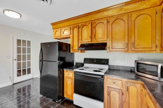 Charming 3BR/2BA Brick Ranch in Ponderosa – West Ashley | 1,333 Sq Ft