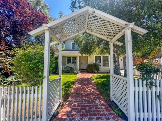 Downtown Los Gatos Elegant Fully Renovated 4BD Retreat
