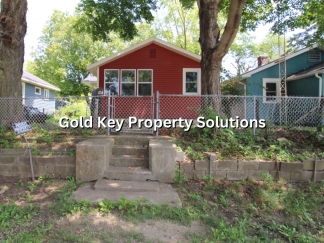 Cute 2 BR 1 BA House in Muncie with Fenced Yard (SECTION 8 APPROVED)