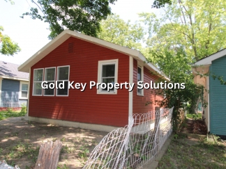 Cute 2 BR 1 BA House in Muncie with Fenced Yard (SECTION 8 APPROVED)