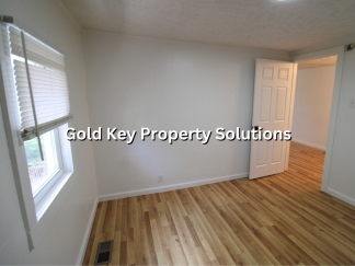 Cute 2 BR 1 BA House in Muncie with Fenced Yard (SECTION 8 APPROVED)