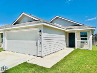 A Stunning 3-Bed 2-Bath Single Story - Near Randolph & Fort Sam