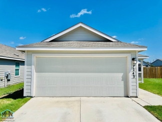 A Stunning 3-Bed 2-Bath Single Story - Near Randolph & Fort Sam