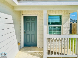 A Stunning 3-Bed 2-Bath Single Story - Near Randolph & Fort Sam
