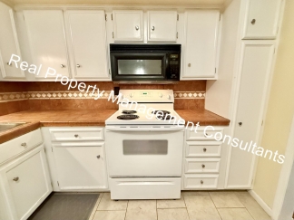 Beautiful Condo on the Plaza with City Views & Top-Tier Amenities