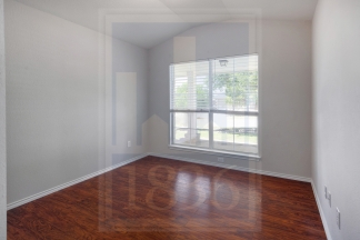 1011 Burgess Dr - Pink Team