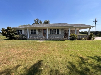 House in the country!! 3 bed 2 bath in Huntington