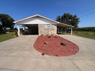 House in the country!! 3 bed 2 bath in Huntington