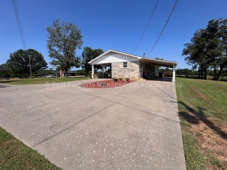 House in the country!! 3 bed 2 bath in Huntington