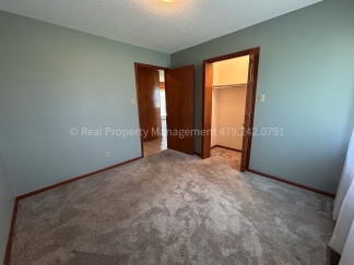 House in the country!! 3 bed 2 bath in Huntington