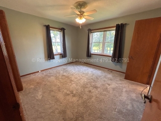 House in the country!! 3 bed 2 bath in Huntington