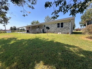 House in the country!! 3 bed 2 bath in Huntington