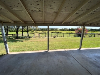 House in the country!! 3 bed 2 bath in Huntington
