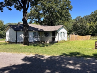 Arkoma Cutie! 2 Bed 1 Bath on giant corner lot!