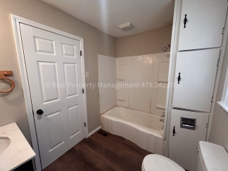 Arkoma Cutie! 2 Bed 1 Bath on giant corner lot!