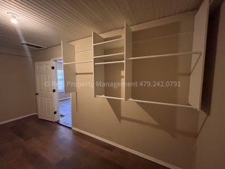 Arkoma Cutie! 2 Bed 1 Bath on giant corner lot!