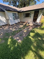 Arkoma Cutie! 2 Bed 1 Bath on giant corner lot!