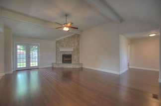 Available and Showing Now! 18-Month Lease Option!! ***SPECIAL 50% OFF 1ST FULL MONTH'S RENT ***    Modern elegance and timeless charm in this beautifully remodeled home located in the desirable Southridge Addition