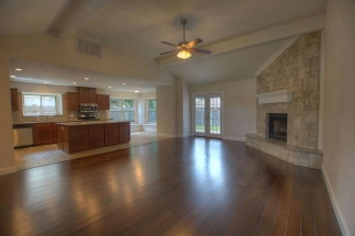 Available and Showing Now! 18-Month Lease Option!! ***SPECIAL 50% OFF 1ST FULL MONTH'S RENT ***    Modern elegance and timeless charm in this beautifully remodeled home located in the desirable Southridge Addition