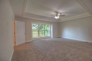 Available and Showing Now! 18-Month Lease Option!! ***SPECIAL 50% OFF 1ST FULL MONTH'S RENT ***    Modern elegance and timeless charm in this beautifully remodeled home located in the desirable Southridge Addition