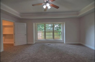 Available and Showing Now! 18-Month Lease Option!! ***SPECIAL 50% OFF 1ST FULL MONTH'S RENT ***    Modern elegance and timeless charm in this beautifully remodeled home located in the desirable Southridge Addition