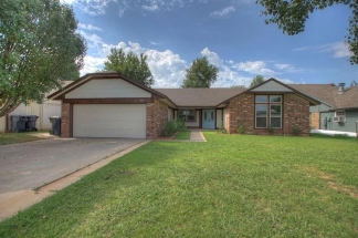 Available and Showing Now! 18-Month Lease Option!! ***SPECIAL 50% OFF 1ST FULL MONTH'S RENT ***    Modern elegance and timeless charm in this beautifully remodeled home located in the desirable Southridge Addition