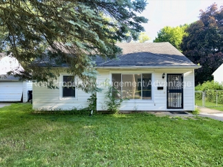 Mid-Century Ranch Boasts 3 Large Bedrooms and Central Location