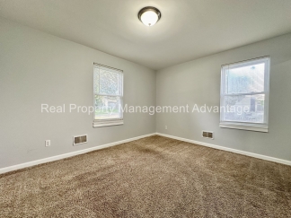 Mid-Century Ranch Boasts 3 Large Bedrooms and Central Location