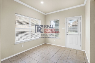 Modern 4-Bed Home in Prime Location