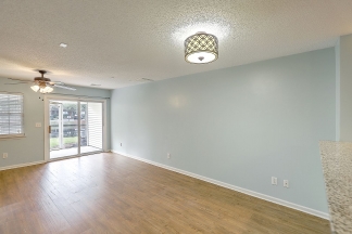 Move in Ready Townhouse in Summer Wood!