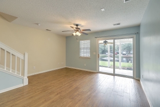 Move in Ready Townhouse in Summer Wood!