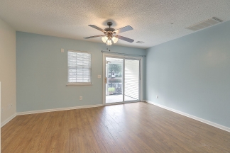 Move in Ready Townhouse in Summer Wood!