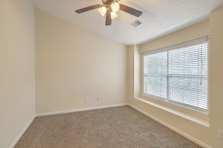 Move in Ready Townhouse in Summer Wood!