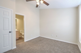 Move in Ready Townhouse in Summer Wood!