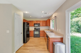 A True Summerville Gem in Eagle Run!!