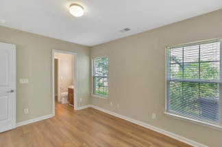 A True Summerville Gem in Eagle Run!!