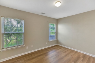 A True Summerville Gem in Eagle Run!!