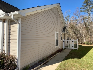 A True Summerville Gem in Eagle Run!!