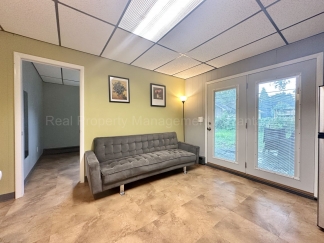 1BR with Private Entry & Yard Just Minutes from downtown Ferndale!