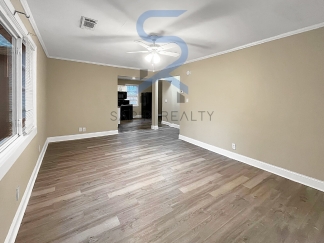 1915 Normal St - Sizzling Summer Steal! Move in by Aug 15th and choose your reward — a FREE 55 Smart TV or a $250 Amazon gift card, on us! Don’t miss out!!