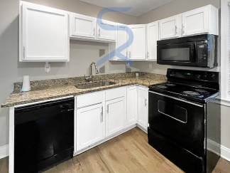 1915 Normal St - Sizzling Summer Steal! Move in by Aug 15th and choose your reward — a FREE 55 Smart TV or a $250 Amazon gift card, on us! Don’t miss out!!