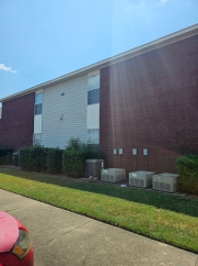 1 bed 1 bath Available NOW!